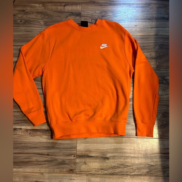 Nike Tops - Bright orange